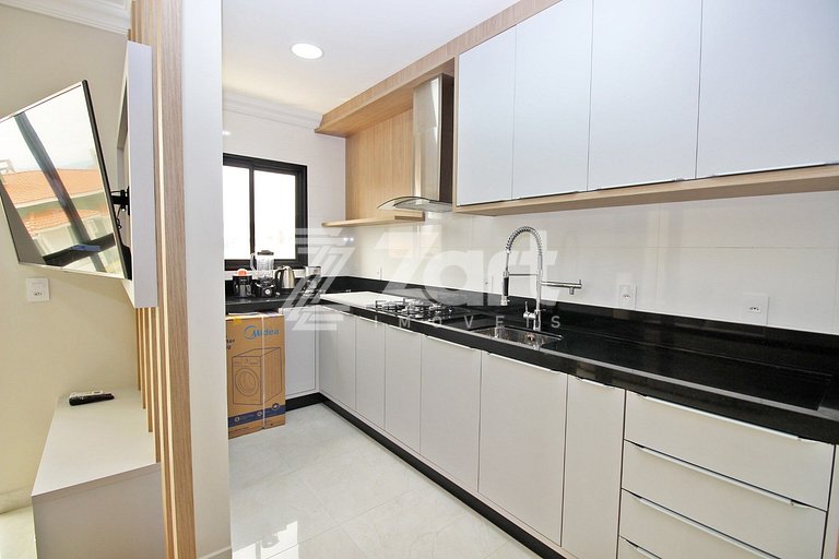 HIGH STANDARD 2 BEDROOM APARTMENT WITH A SUITE 80 METERS FRO